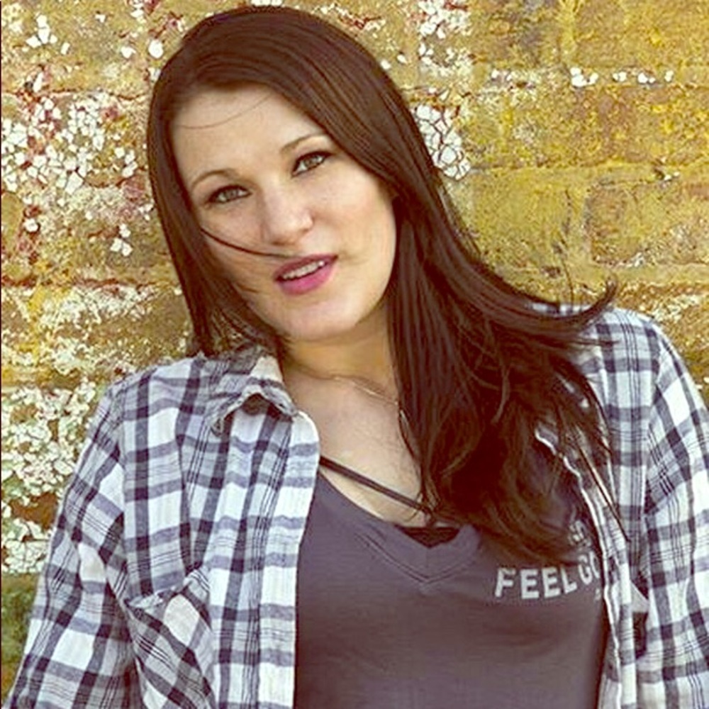 Meet your Posher, Estee